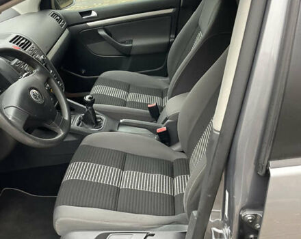 Серый Фольксваген Гольф, объемом двигателя 1.6 л и пробегом 177 тыс. км за 6850 $, фото 14 на Automoto.ua