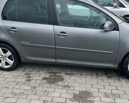 Серый Фольксваген Гольф, объемом двигателя 1.4 л и пробегом 325 тыс. км за 5000 $, фото 2 на Automoto.ua