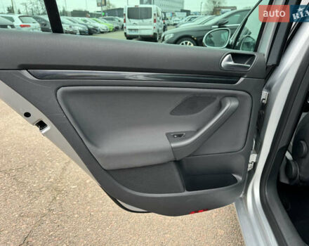 Сірий Фольксваген Гольф, об'ємом двигуна 1.4 л та пробігом 217 тис. км за 7800 $, фото 41 на Automoto.ua