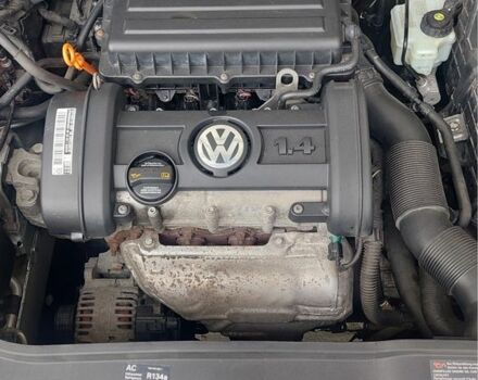 Серый Фольксваген Гольф, объемом двигателя 1.4 л и пробегом 200 тыс. км за 6000 $, фото 5 на Automoto.ua