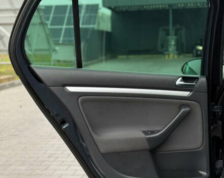 Серый Фольксваген Гольф, объемом двигателя 1.6 л и пробегом 227 тыс. км за 6300 $, фото 62 на Automoto.ua