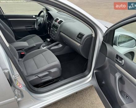 Серый Фольксваген Гольф, объемом двигателя 1.4 л и пробегом 233 тыс. км за 7850 $, фото 18 на Automoto.ua