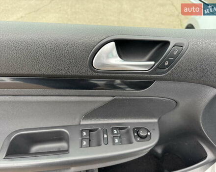 Сірий Фольксваген Гольф, об'ємом двигуна 1.4 л та пробігом 217 тис. км за 7800 $, фото 48 на Automoto.ua