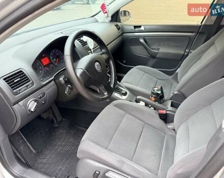 Серый Фольксваген Гольф, объемом двигателя 2.5 л и пробегом 247 тыс. км за 5700 $, фото 5 на Automoto.ua