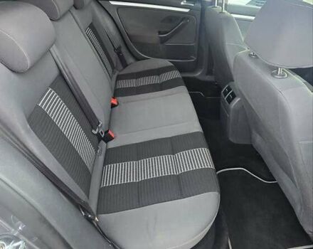 Серый Фольксваген Гольф, объемом двигателя 1.6 л и пробегом 299 тыс. км за 6390 $, фото 17 на Automoto.ua