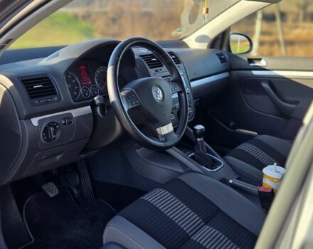 Сірий Фольксваген Гольф, об'ємом двигуна 1.6 л та пробігом 256 тис. км за 5800 $, фото 7 на Automoto.ua