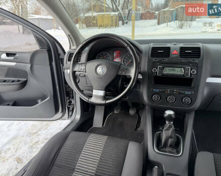 Серый Фольксваген Гольф, объемом двигателя 1.4 л и пробегом 203 тыс. км за 5950 $, фото 36 на Automoto.ua