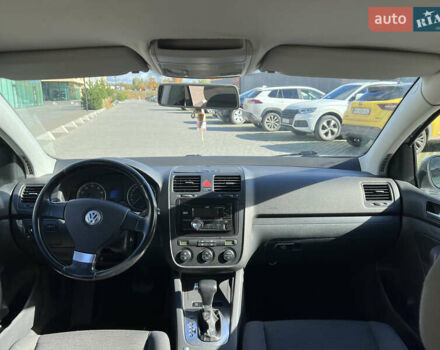 Сірий Фольксваген Гольф, об'ємом двигуна 1.4 л та пробігом 260 тис. км за 6000 $, фото 5 на Automoto.ua