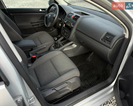 Сірий Фольксваген Гольф, об'ємом двигуна 1.6 л та пробігом 214 тис. км за 6200 $, фото 28 на Automoto.ua