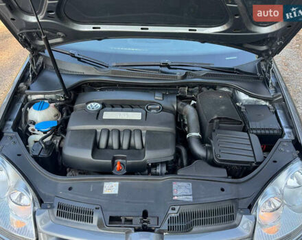 Сірий Фольксваген Гольф, об'ємом двигуна 1.6 л та пробігом 250 тис. км за 6799 $, фото 45 на Automoto.ua