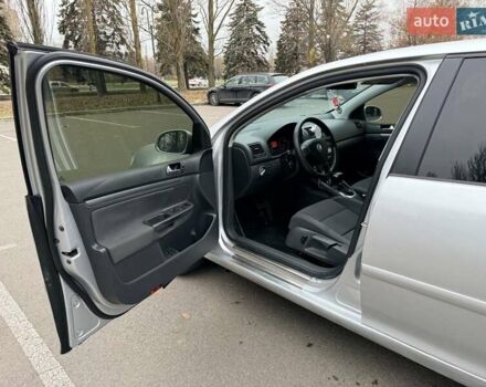 Серый Фольксваген Гольф, объемом двигателя 2.5 л и пробегом 247 тыс. км за 5700 $, фото 4 на Automoto.ua