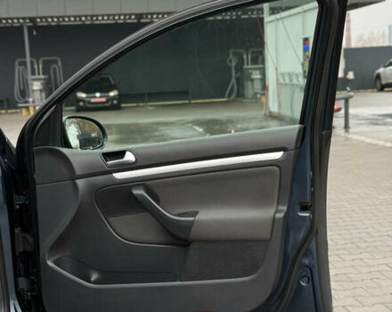 Серый Фольксваген Гольф, объемом двигателя 1.6 л и пробегом 227 тыс. км за 6300 $, фото 82 на Automoto.ua