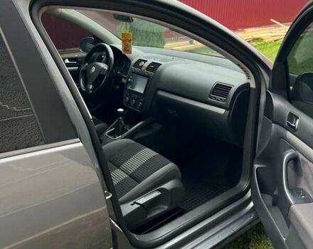 Серый Фольксваген Гольф, объемом двигателя 1.4 л и пробегом 214 тыс. км за 5400 $, фото 3 на Automoto.ua