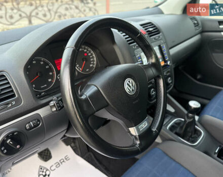 Серый Фольксваген Гольф, объемом двигателя 1.6 л и пробегом 170 тыс. км за 6600 $, фото 39 на Automoto.ua