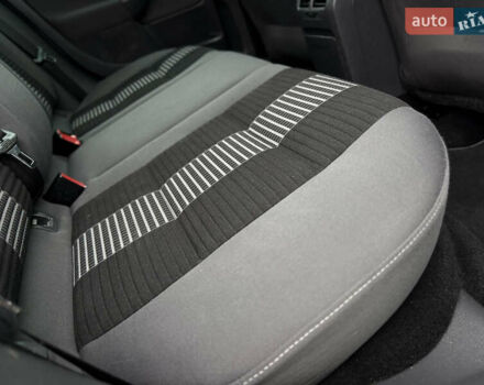 Серый Фольксваген Гольф, объемом двигателя 1.6 л и пробегом 227 тыс. км за 6300 $, фото 78 на Automoto.ua