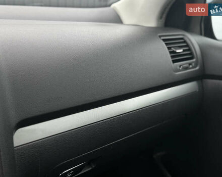 Сірий Фольксваген Гольф, об'ємом двигуна 1.6 л та пробігом 229 тис. км за 5555 $, фото 74 на Automoto.ua