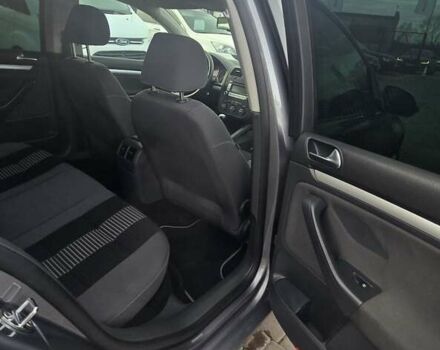 Серый Фольксваген Гольф, объемом двигателя 1.6 л и пробегом 299 тыс. км за 6390 $, фото 16 на Automoto.ua