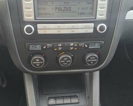 Серый Фольксваген Гольф, объемом двигателя 1.6 л и пробегом 299 тыс. км за 6390 $, фото 22 на Automoto.ua