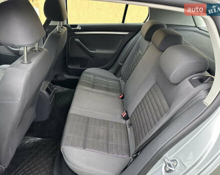 Сірий Фольксваген Гольф, об'ємом двигуна 1.6 л та пробігом 200 тис. км за 6999 $, фото 44 на Automoto.ua