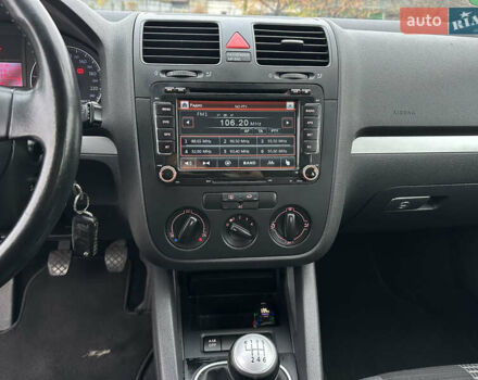 Серый Фольксваген Гольф, объемом двигателя 1.4 л и пробегом 249 тыс. км за 5900 $, фото 32 на Automoto.ua