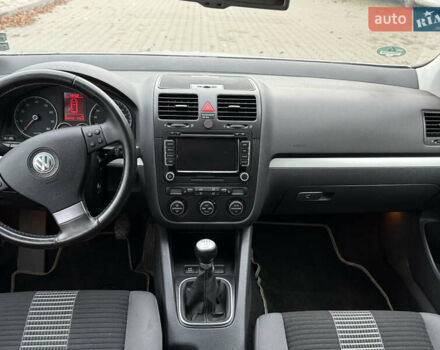Серый Фольксваген Гольф, объемом двигателя 1.4 л и пробегом 251 тыс. км за 6450 $, фото 27 на Automoto.ua