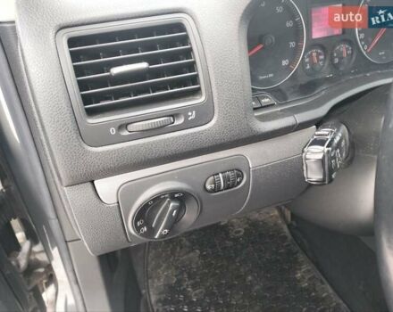 Серый Фольксваген Гольф, объемом двигателя 1.4 л и пробегом 232 тыс. км за 5500 $, фото 9 на Automoto.ua