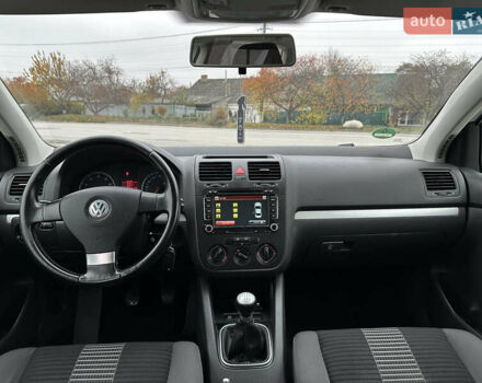 Серый Фольксваген Гольф, объемом двигателя 1.4 л и пробегом 249 тыс. км за 5999 $, фото 32 на Automoto.ua