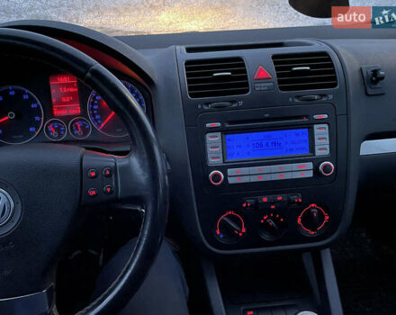 Сірий Фольксваген Гольф, об'ємом двигуна 1.6 л та пробігом 203 тис. км за 5700 $, фото 28 на Automoto.ua