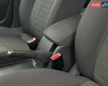 Сірий Фольксваген Гольф, об'ємом двигуна 1.6 л та пробігом 229 тис. км за 5555 $, фото 47 на Automoto.ua