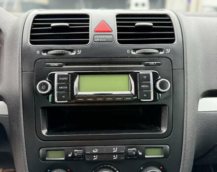 Серый Фольксваген Гольф, объемом двигателя 1.6 л и пробегом 227 тыс. км за 6300 $, фото 55 на Automoto.ua