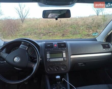 Серый Фольксваген Гольф, объемом двигателя 1.4 л и пробегом 190 тыс. км за 5999 $, фото 28 на Automoto.ua