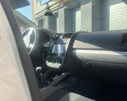 Фольксваген Гольф 2008 в Виннице на Automoto.ua Серый Фольксваген Гольф, объемом двигателя 1.6 л и пробегом 213 тыс. км за 5600 $, фото 4 на Automoto.ua