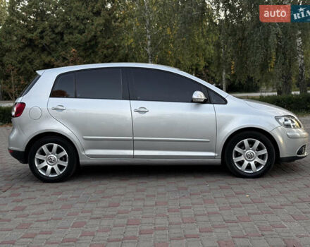 Серый Фольксваген Гольф, объемом двигателя 1.6 л и пробегом 248 тыс. км за 7200 $, фото 1 на Automoto.ua