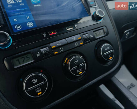 Серый Фольксваген Гольф, объемом двигателя 1.6 л и пробегом 170 тыс. км за 6600 $, фото 53 на Automoto.ua