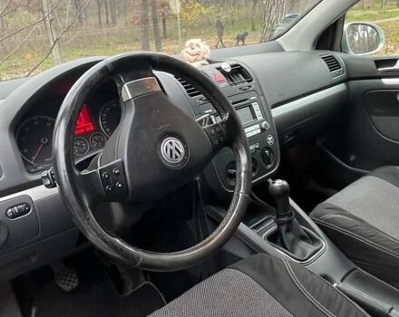 Серый Фольксваген Гольф, объемом двигателя 1.6 л и пробегом 320 тыс. км за 5500 $, фото 6 на Automoto.ua