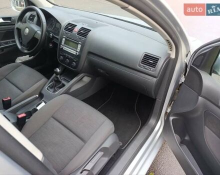 Серый Фольксваген Гольф, объемом двигателя 1.6 л и пробегом 280 тыс. км за 6500 $, фото 21 на Automoto.ua
