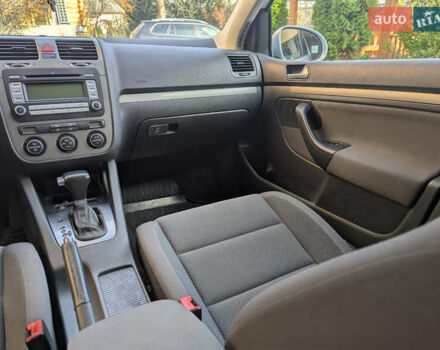 Серый Фольксваген Гольф, объемом двигателя 1.4 л и пробегом 105 тыс. км за 6700 $, фото 5 на Automoto.ua