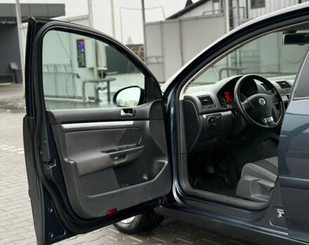 Серый Фольксваген Гольф, объемом двигателя 1.6 л и пробегом 227 тыс. км за 6300 $, фото 39 на Automoto.ua