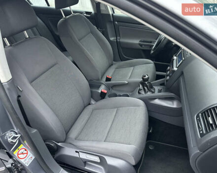 Сірий Фольксваген Гольф, об'ємом двигуна 1.6 л та пробігом 167 тис. км за 6550 $, фото 18 на Automoto.ua