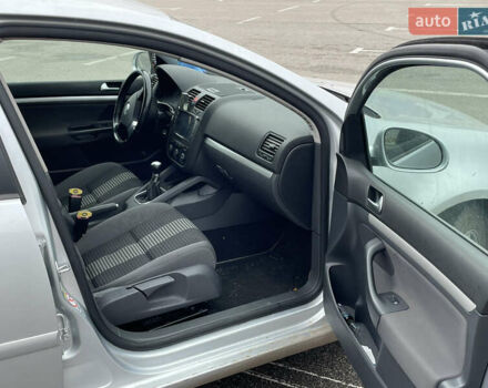 Серый Фольксваген Гольф, объемом двигателя 1.4 л и пробегом 184 тыс. км за 6999 $, фото 3 на Automoto.ua