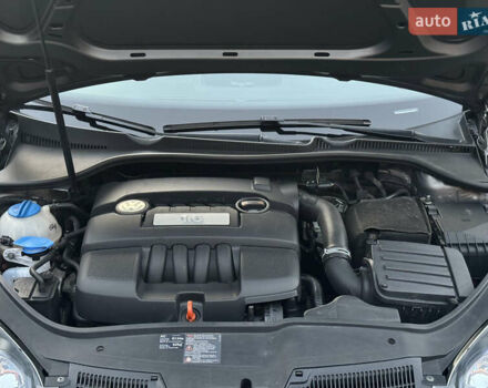 Серый Фольксваген Гольф, объемом двигателя 1.6 л и пробегом 232 тыс. км за 6799 $, фото 45 на Automoto.ua