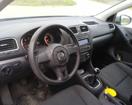 Серый Фольксваген Гольф, объемом двигателя 2 л и пробегом 50 тыс. км за 2300 $, фото 4 на Automoto.ua