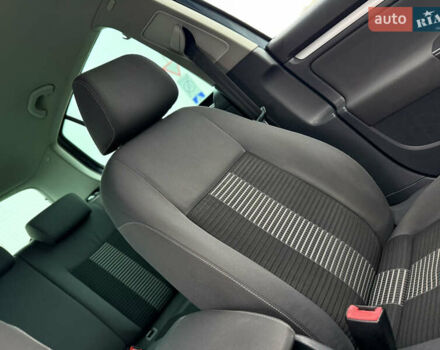 Серый Фольксваген Гольф, объемом двигателя 1.6 л и пробегом 227 тыс. км за 6300 $, фото 88 на Automoto.ua