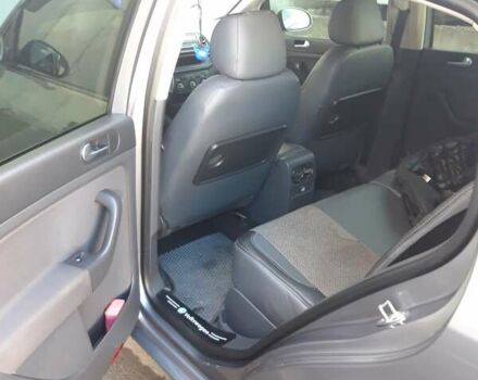 Сірий Фольксваген Гольф, об'ємом двигуна 1.39 л та пробігом 300 тис. км за 6500 $, фото 1 на Automoto.ua