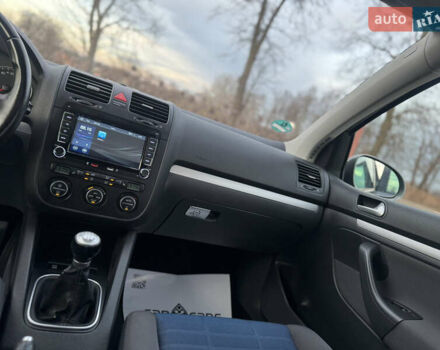 Серый Фольксваген Гольф, объемом двигателя 1.6 л и пробегом 170 тыс. км за 6600 $, фото 67 на Automoto.ua