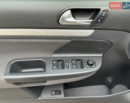 Сірий Фольксваген Гольф, об'ємом двигуна 1.6 л та пробігом 259 тис. км за 6999 $, фото 35 на Automoto.ua