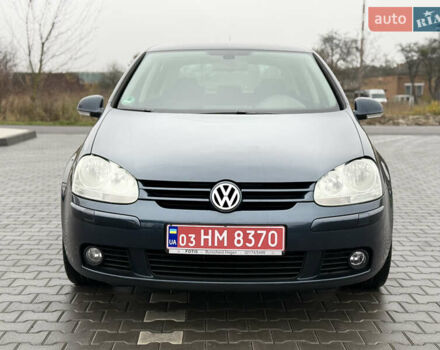Серый Фольксваген Гольф, объемом двигателя 1.6 л и пробегом 227 тыс. км за 6300 $, фото 1 на Automoto.ua