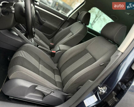 Серый Фольксваген Гольф, объемом двигателя 1.6 л и пробегом 227 тыс. км за 6300 $, фото 43 на Automoto.ua