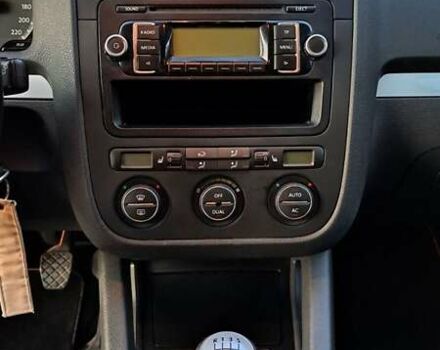 Сірий Фольксваген Гольф, об'ємом двигуна 1.39 л та пробігом 240 тис. км за 6500 $, фото 14 на Automoto.ua