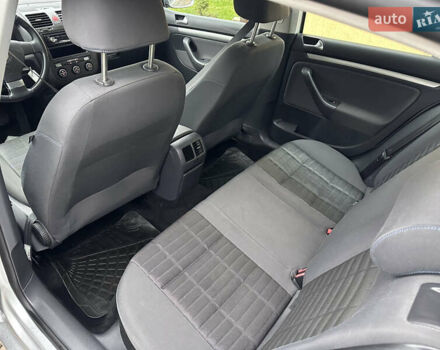 Сірий Фольксваген Гольф, об'ємом двигуна 1.6 л та пробігом 200 тис. км за 6999 $, фото 41 на Automoto.ua